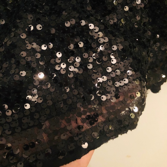 Black Sequin Crop Tank - Picture 3 of 6